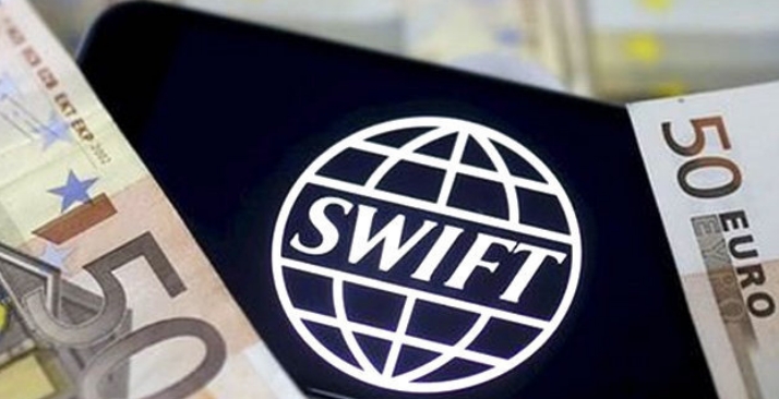  SWIFT подтверждает: расчеты в долларах сокращаются