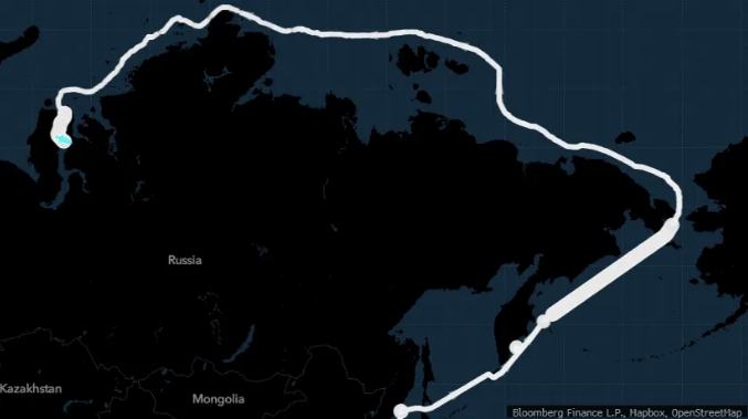 Первый газовоз ледового класса отечественного производства движется к санкционированному арктическому заводу