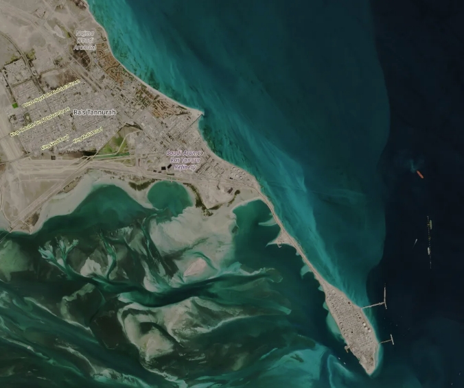 Крупнейший нефтеперерабатывающий завод Саудовской Аравии остановил работу после атаки беспилотника